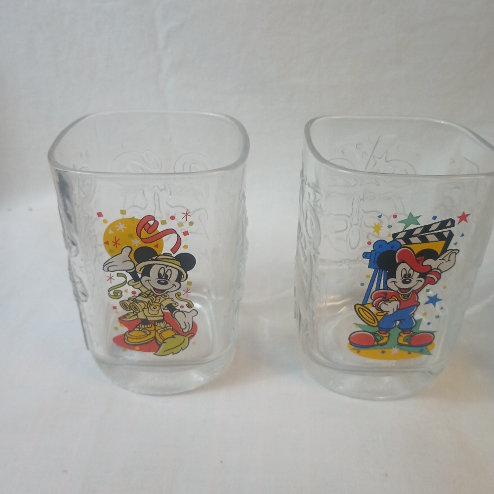 Set of 2 Disney 2000 commemorative glasses